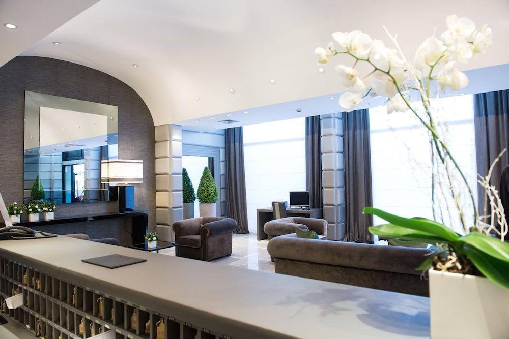 الشقق الفندقية رومافي  Residenze Garden المظهر الخارجي الصورة