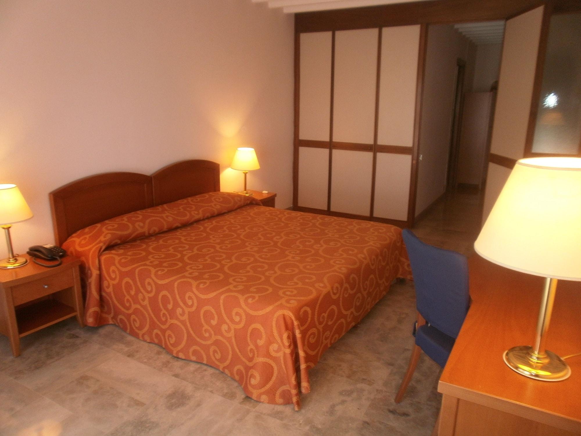 الشقق الفندقية رومافي  Residenze Garden المظهر الخارجي الصورة